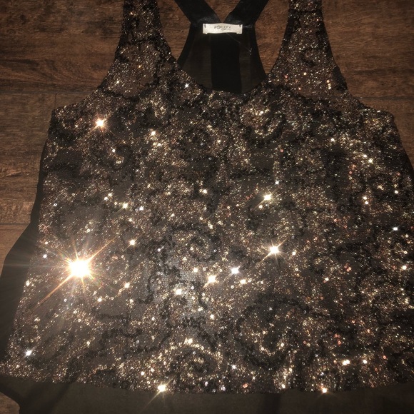 Good sheer top with sparkles - Picture 2 of 5